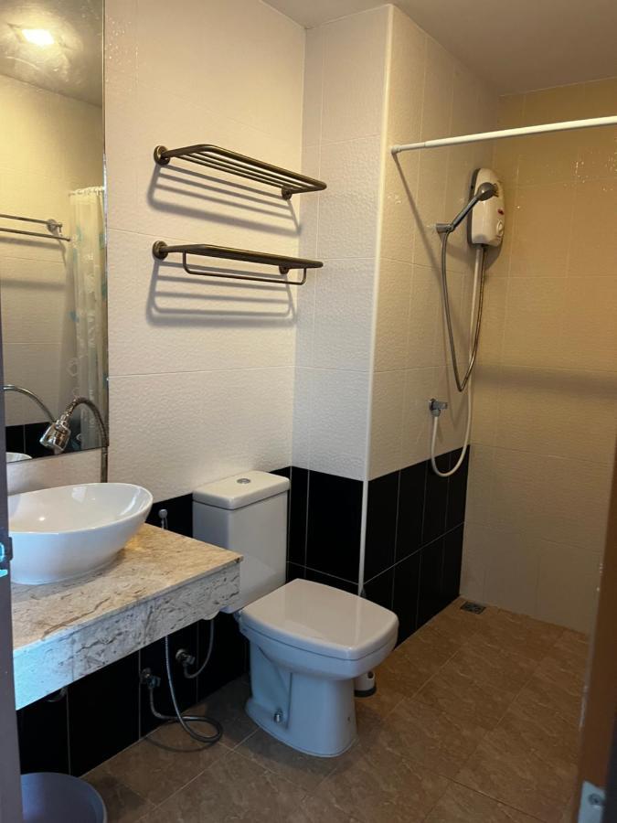 Trio Gems Condo Near Beach And Food Market Jomtien Beach Eksteriør billede