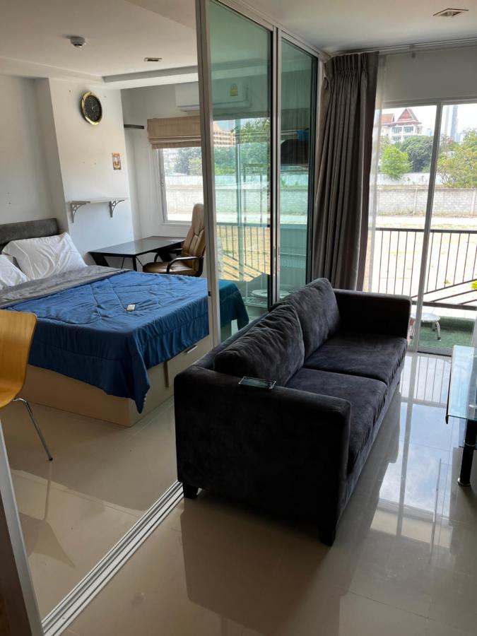 Trio Gems Condo Near Beach And Food Market Jomtien Beach Eksteriør billede